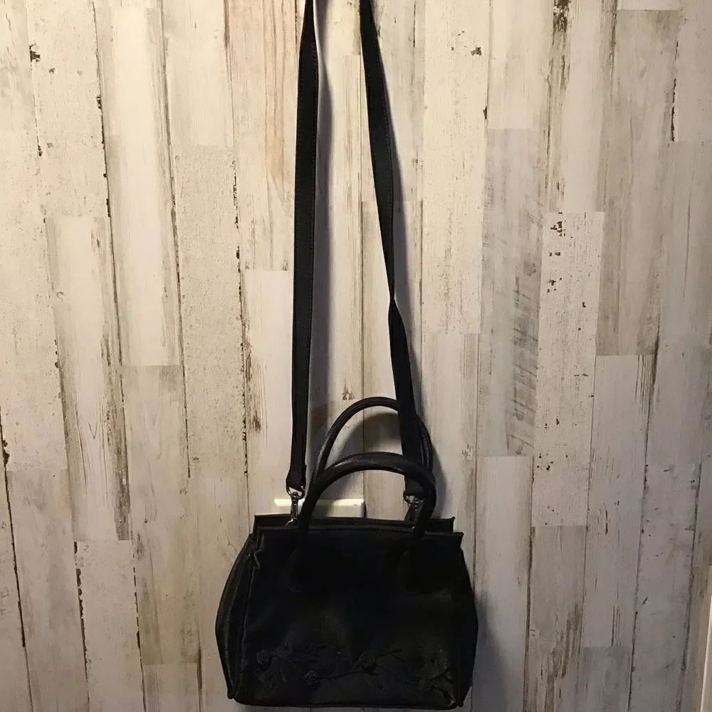 Purse perfect little black bag from Frankie and Johnny